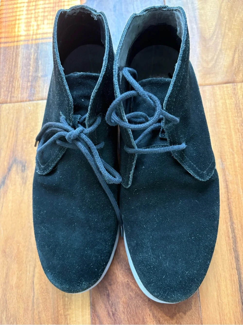 UGG Men's Chukka Boots Bundle Size 9 - Navy (Like New) & Black (Flawed) w/boxes